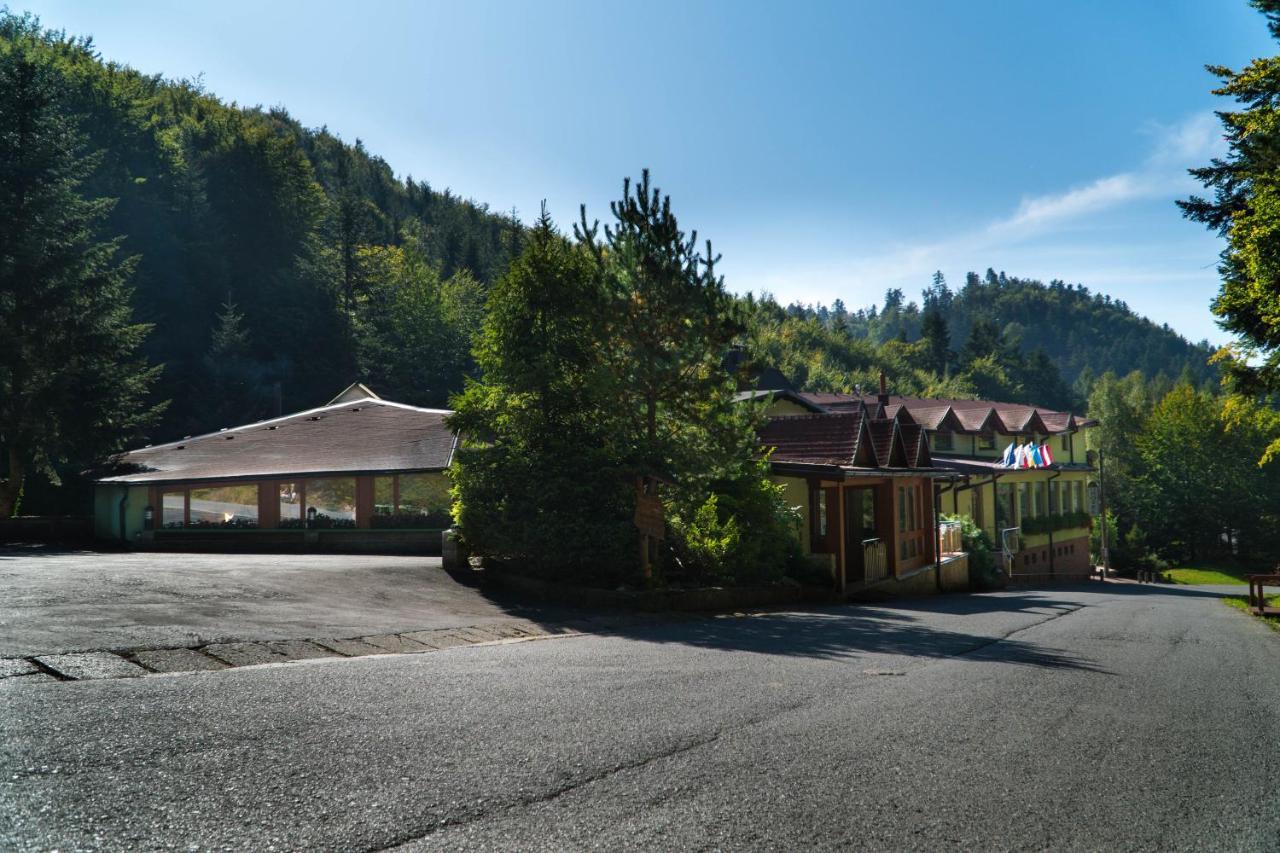 Hotel Somka Drienica エクステリア 写真