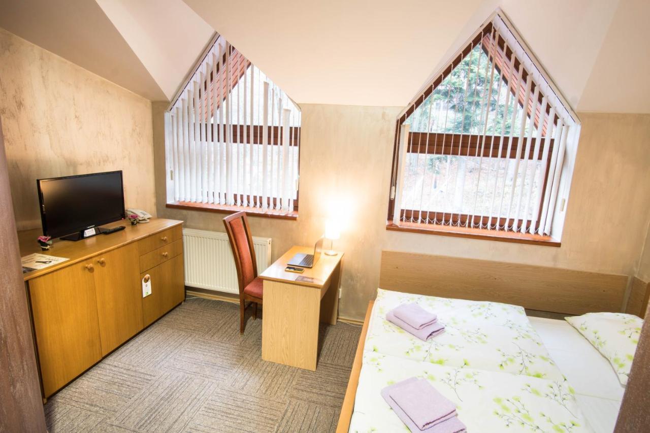Hotel Somka Drienica エクステリア 写真