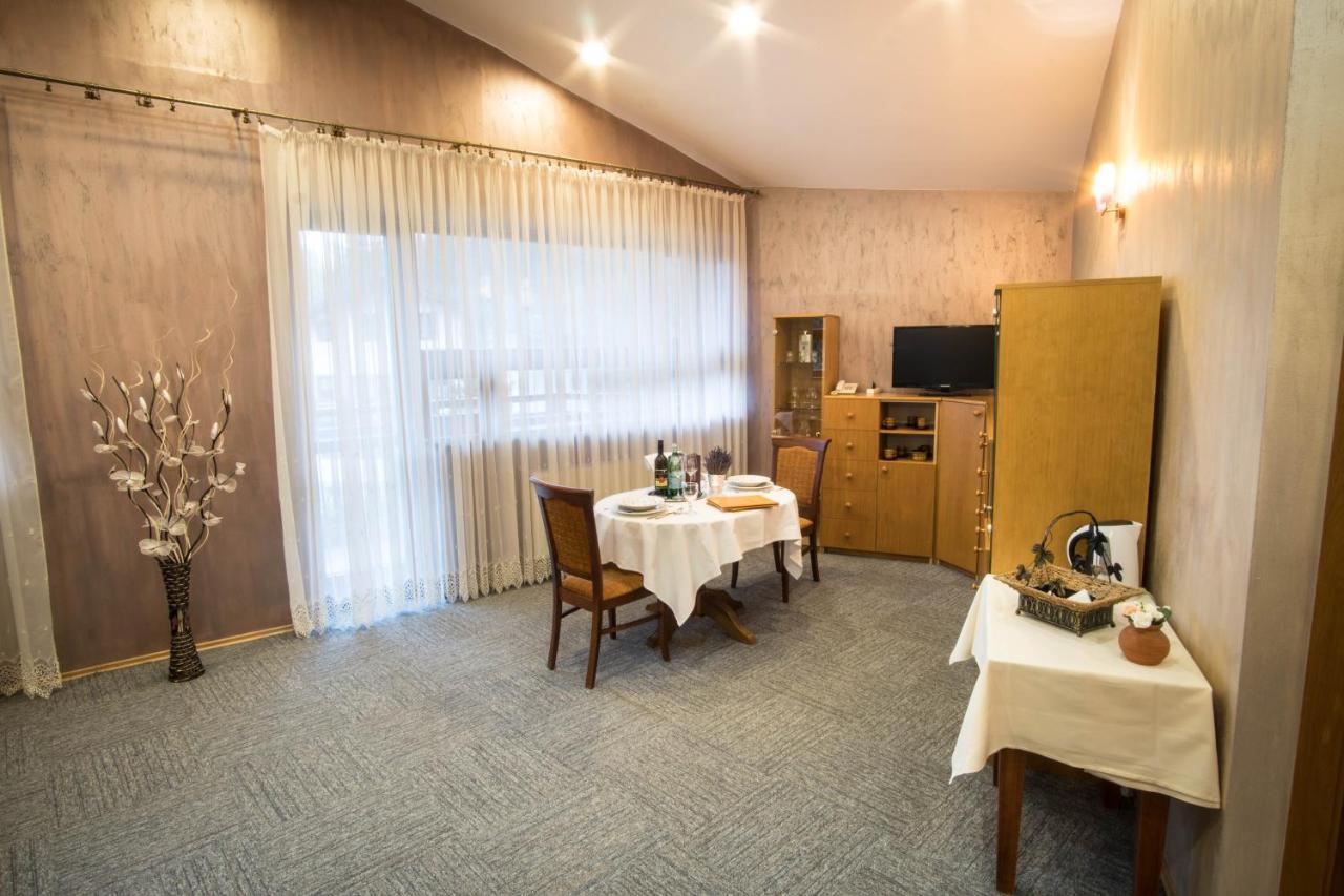 Hotel Somka Drienica エクステリア 写真