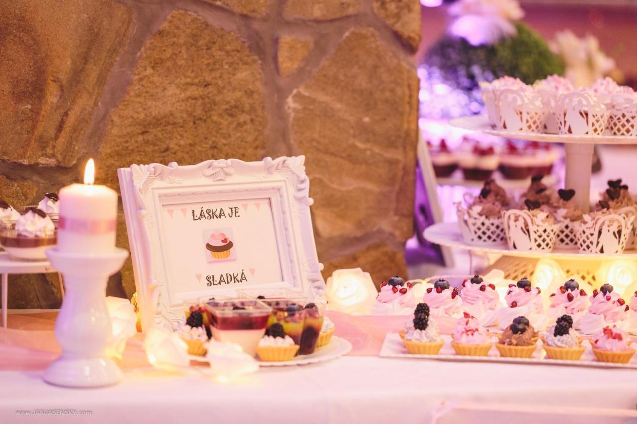 Hotel Somka Drienica エクステリア 写真