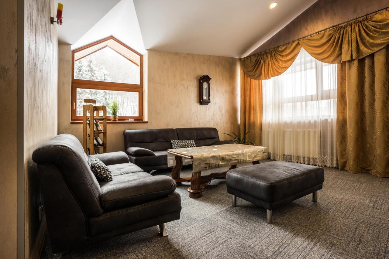 Hotel Somka Drienica エクステリア 写真