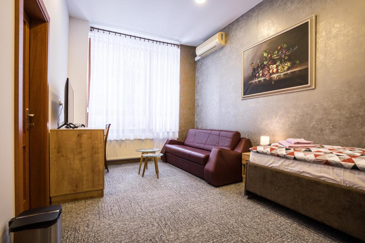 Hotel Somka Drienica エクステリア 写真