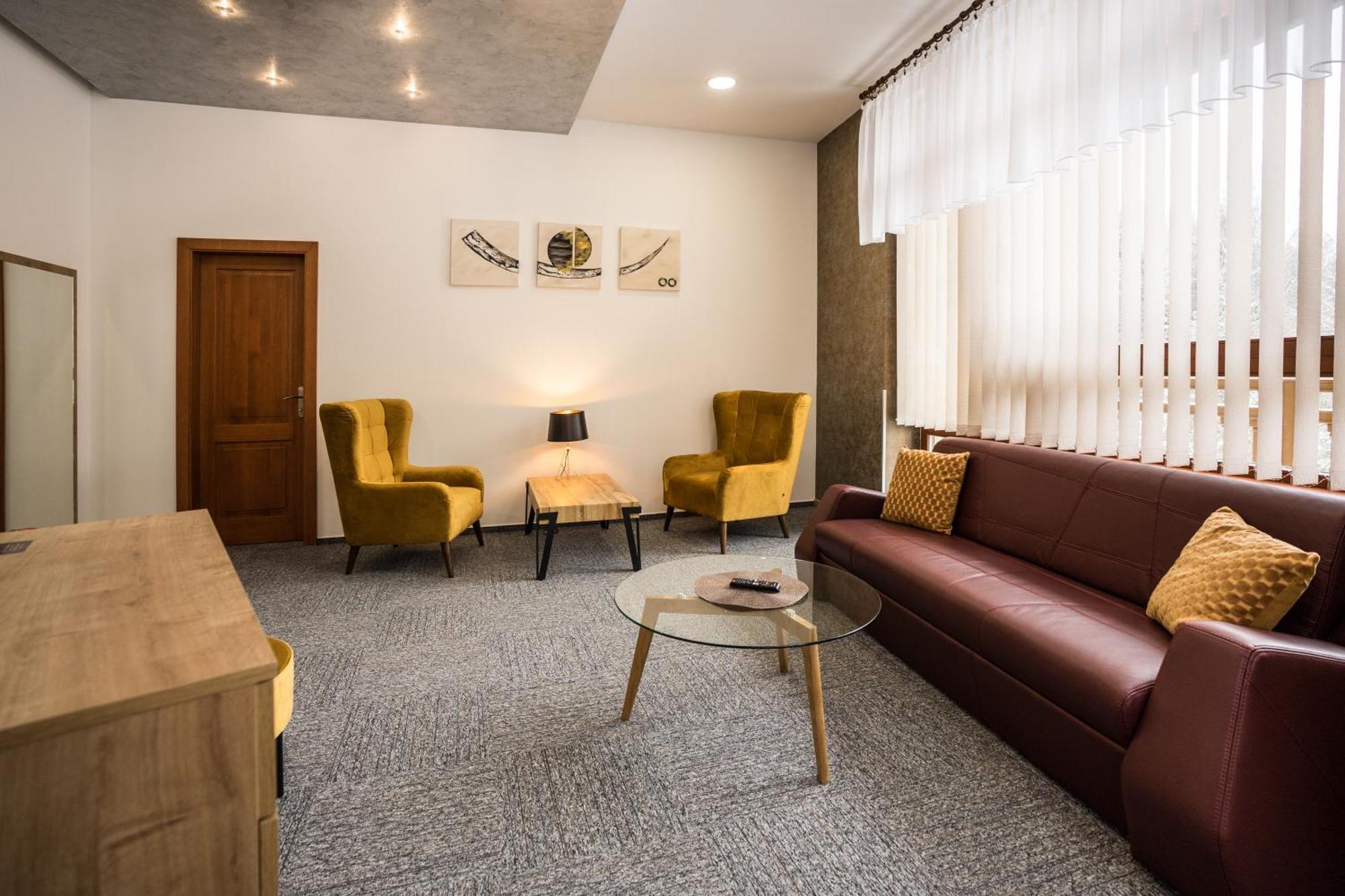 Hotel Somka Drienica エクステリア 写真