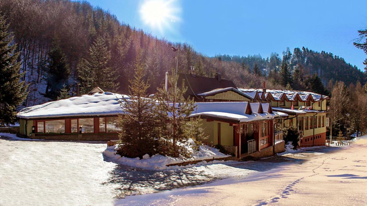 Hotel Somka Drienica エクステリア 写真