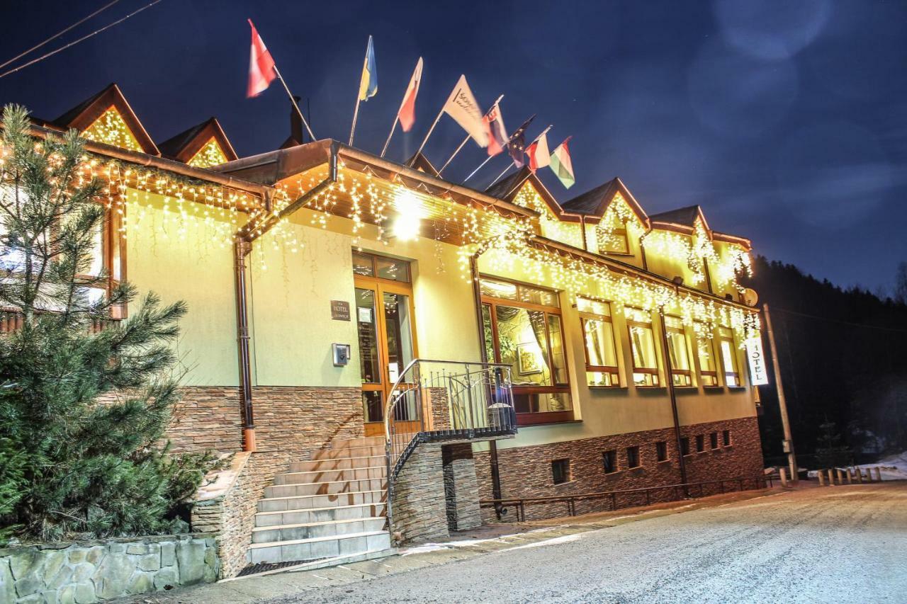 Hotel Somka Drienica エクステリア 写真
